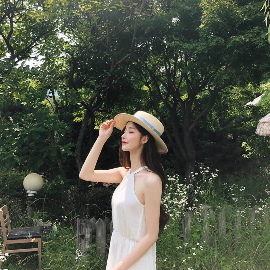 キム・ナヒさんのインスタグラム写真 - (キム・ナヒInstagram)「더워도 여름이 좋은 이유🌿💚」6月25日 14時53分 - knhs2