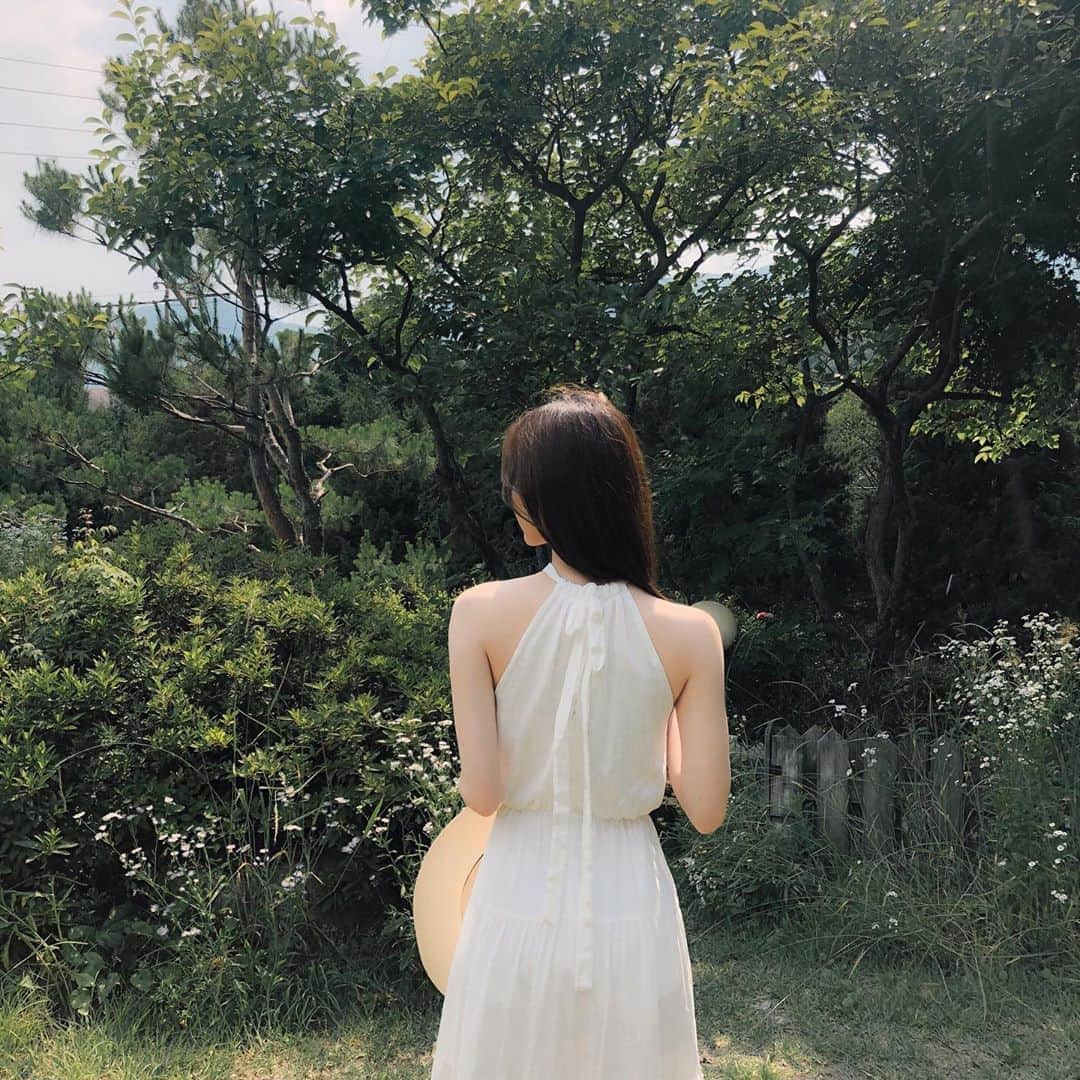 キム・ナヒさんのインスタグラム写真 - (キム・ナヒInstagram)「더워도 여름이 좋은 이유🌿💚」6月25日 14時53分 - knhs2