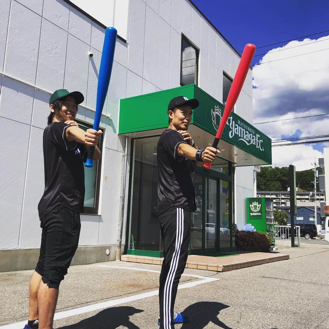 片山真人さんのインスタグラム写真 - (片山真人Instagram)「【ガチャスタグラム 告知編】  MLBの世界へ、ようこそ⚾️✨ 両巨頭の共演はオールスター以来か⁉︎😎 ※ニッチロー'さんコラボグッズ、今週新発売☆☆☆ #松本山雅FC #yamaga #ニッチロー' #ガチャ #片山真人 #gacha #今井昌太 #今週新発売 #大リーグ #MLB #野球 #ベースボール #matsumoto baseball classic #コラボ」6月25日 14時59分 - gachastagram.11