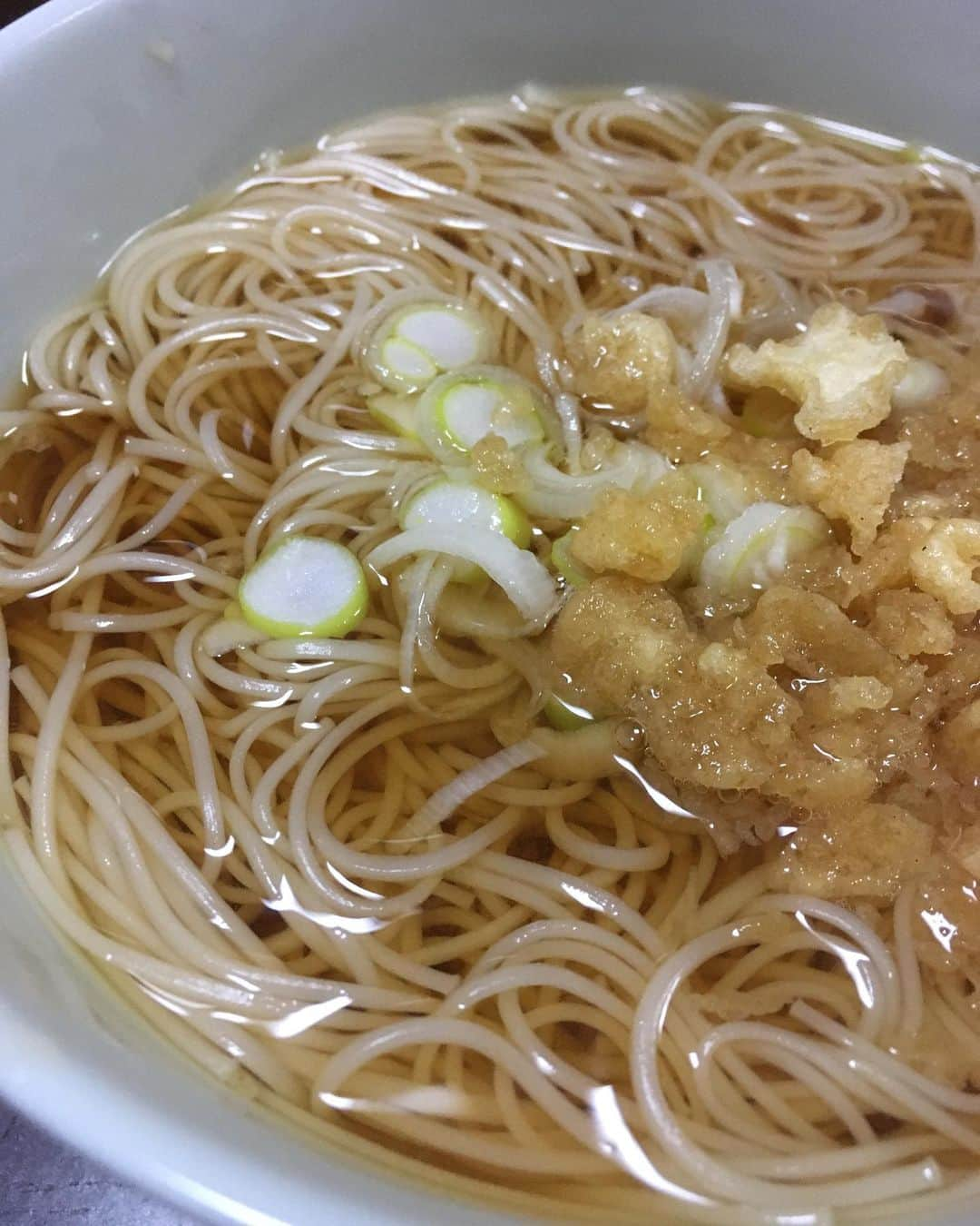 福山理子さんのインスタグラム写真 - (福山理子Instagram)「携帯ご飯 #すしざんまい #羽田空港ランチ #浅草魚菜 #正ちゃん #ヘルシーお弁当」6月26日 1時56分 - rikofukuyama