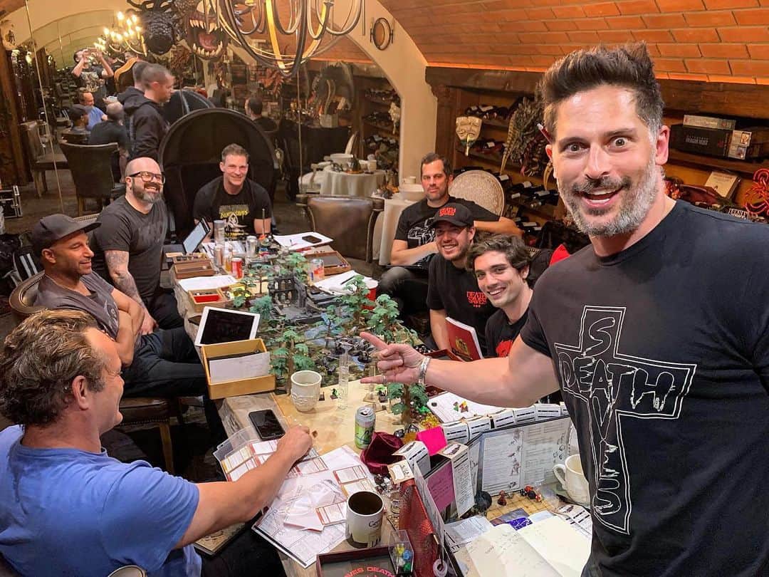 カイル・ニューマンさんのインスタグラム写真 - (カイル・ニューマンInstagram)「A tremendous @deathsaves #dnd session went down this weekend! DM @joemanganiello led the group through the treacherous ruins of Dragonspear Castle. It marked the return of @tommorello and #DBWeiss, the introduction of the great #vincevaughn and the birthday of @nickmanganiello!! #rpg #dungeonsanddragons #tabletop」6月26日 1時59分 - kyle_newman