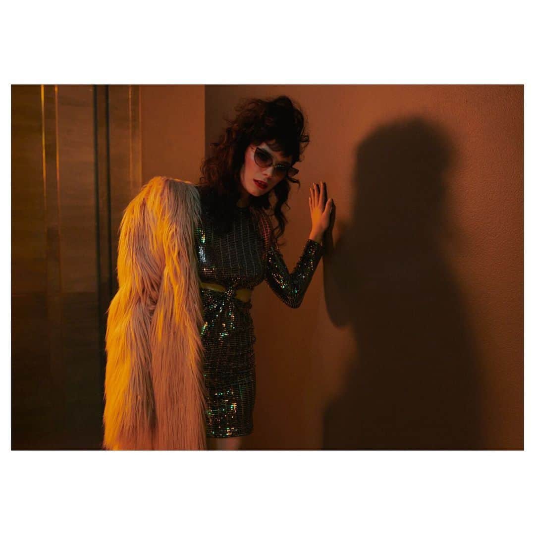 ディタのインスタグラム：「Meet Sue. Owner of an infamous party trick that only a lucky few have ever seen. Those Interweaver sunglasses hide many secrets. #WeAreDITA #CategoryOfOne #DITA #DITAeyewear #DITAsunglasses」