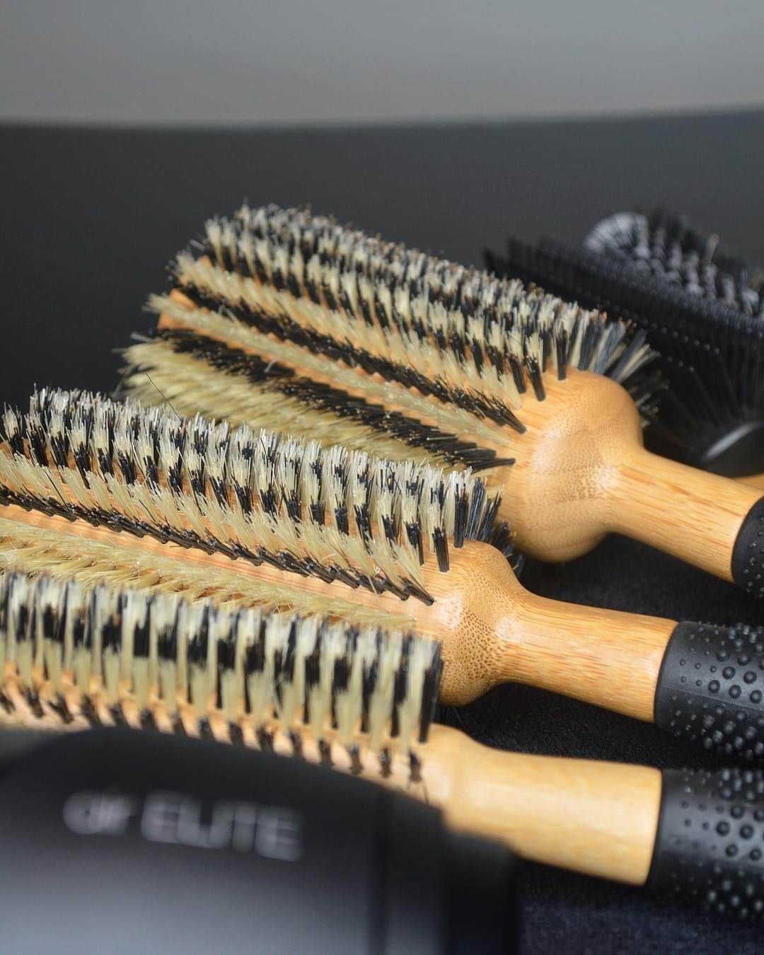 Sam Villaさんのインスタグラム写真 - (Sam VillaInstagram)「Did you know that the #SamVilla Signature Series Brushes - now 20% OFF on SAMVILLA . COM! - are constructed out of one solid piece of #bamboo for durability. ⠀ ⠀ 100% boar & tourmaline infused nylon bristles create volume and penetrate the hair shaft for incredible shine and maximum control for lasting results. ⠀ ⠀ 📷 : @ammhairartistry (IG)」6月26日 0時49分 - samvillahair
