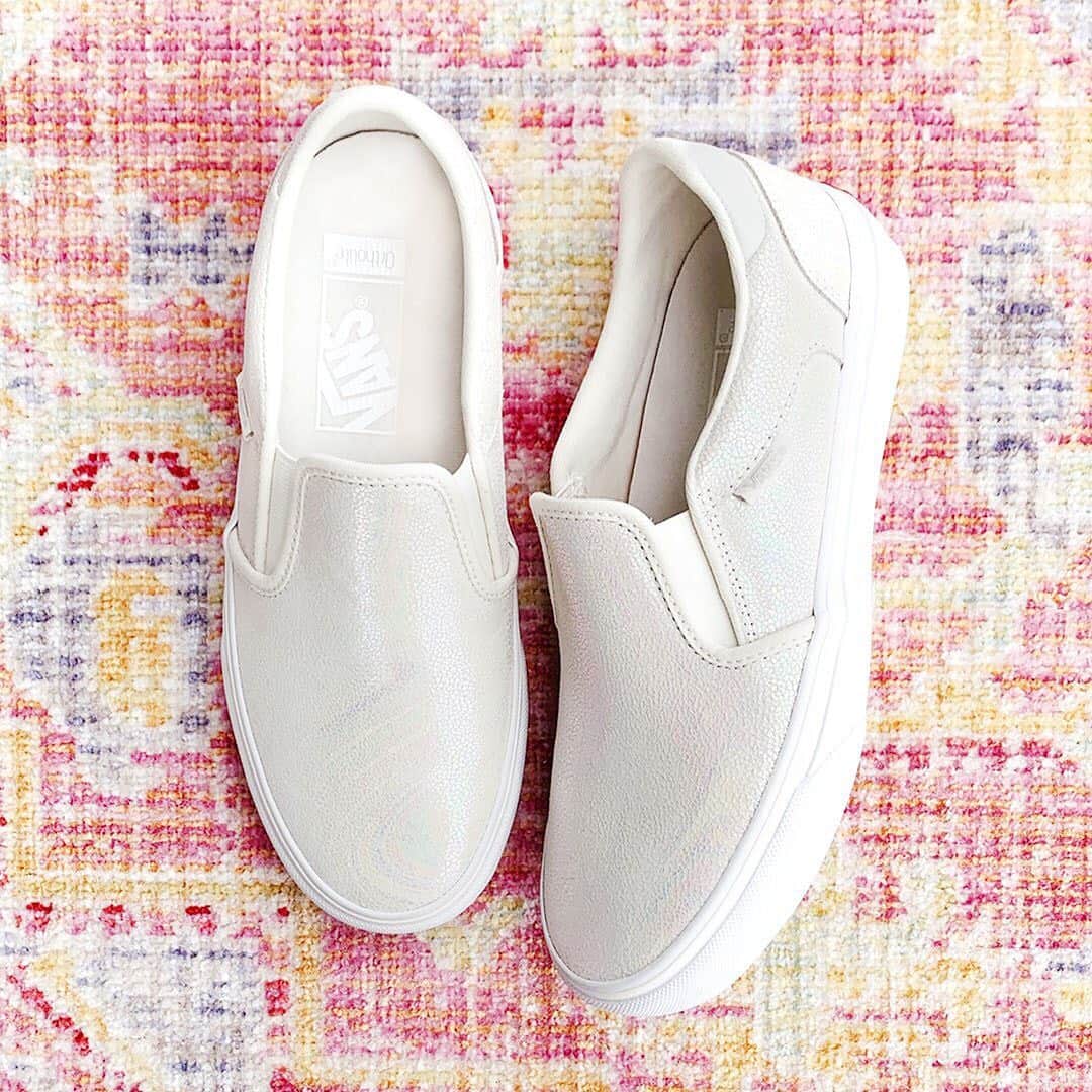 ロック&リパブリックのインスタグラム：「Meet your new go-to, wear-everywhere sneakers. Tap to shop Vans. #tuesdayshoesday #Kohls」