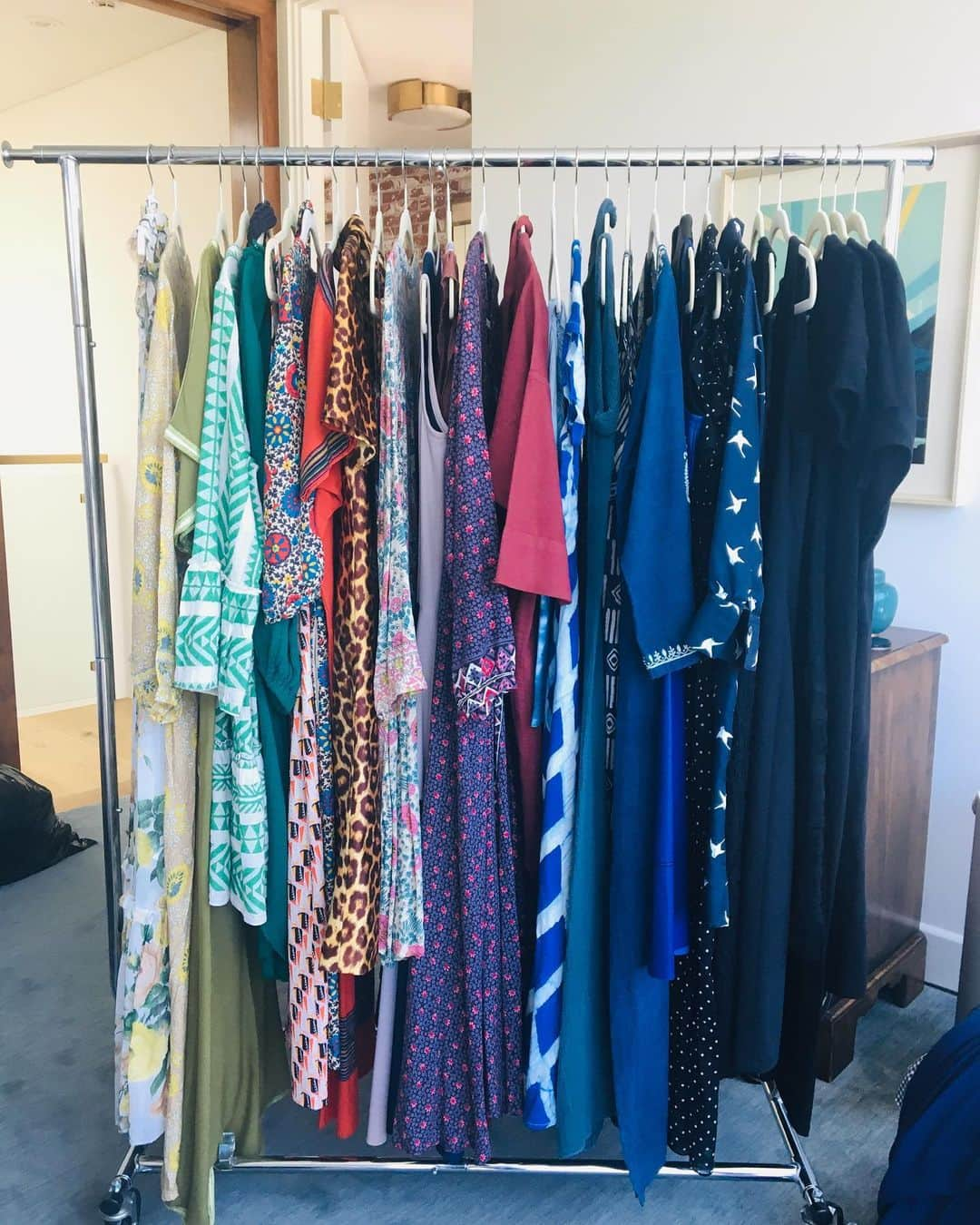 ジュディ・グリアさんのインスタグラム写真 - (ジュディ・グリアInstagram)「Some before and afters from a very productive Summer tidy with the @tidyfairyla a few weeks back. The best part was the 6 bags of clothes I got to donate to the @transwellnesscenter !! (Also bonus shot of little Mary.)」6月26日 1時08分 - missjudygreer