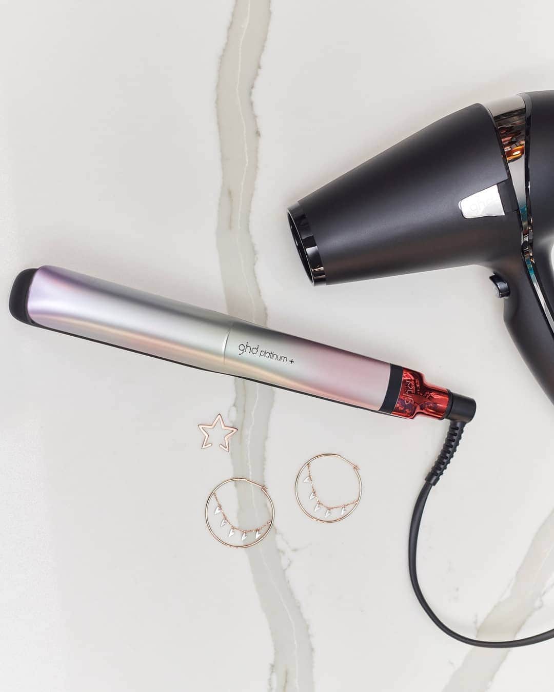 ghd hairさんのインスタグラム写真 - (ghd hairInstagram)「✨COMPETITION TIME ✨  We’re celebrating reaching 400k followers with a giveaway worth over £400 💫  Want to win ghd tools *and* @tadaandtoy jewellery? We thought so 🙌💅 All you have to do is:  1. Follow @tadaandtoy 2. Follow @ghdhair  3. Comment below with a 💗 emoji  Must be following both accounts to win!  #ghd #ghdhair #comepetition #400K」6月26日 1時02分 - ghdhair