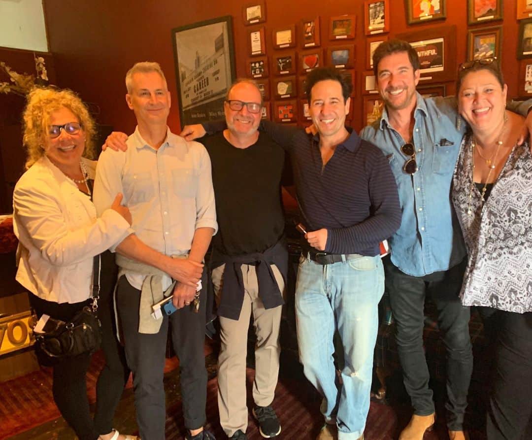 ロブ・モローのインスタグラム：「Some long time pals caught #DeathOfASalesman @ruskingroupthtr」