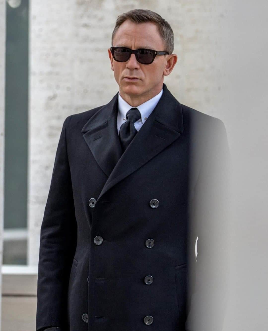 ハリウッド・リポーターさんのインスタグラム写真 - (ハリウッド・リポーターInstagram)「Shaken, not stirred. A first look at Daniel Craig's upcoming 007 film – tentatively dubbed #Bond25 – has arrived. Head to the link in bio to watch.」6月26日 1時30分 - hollywoodreporter