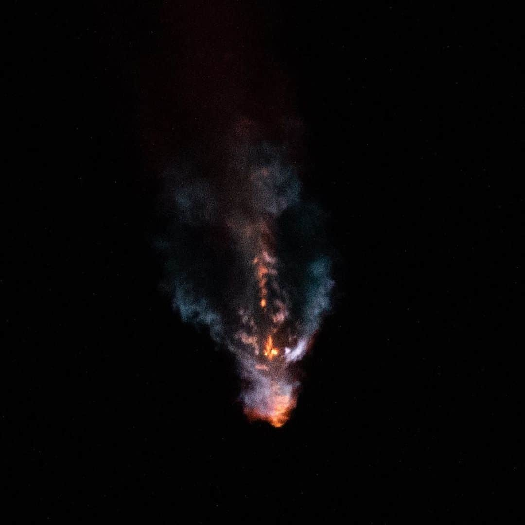 NASAさんのインスタグラム写真 - (NASAInstagram)「#BeEpic⁣ ⁣ @SpaceX’s Falcon Heavy rocket left Earth this morning at 2:30 a.m. EDT, carrying out one of their most challenging launches ever. 🚀 Who were the space traveling hitch hikers on board?⁣ ⁣ Four of our technology missions aimed at studying non-toxic spacecraft fuel, deep space navigation, “bubbles” in the Earth's atmosphere and space radiation. The missions, each with a unique set of objectives, will aid in smarter spacecraft design and benefit our Moon to Mars exploration plans – bringing us one step closer to deep space exploration. Want more on this historic launch? Visit our link in bio. ⁣ ⁣ Image Credit: NASA⁣ ⁣ #Epic #NASA #SpaceX #RocketLaunch #FalconHeavy #Space #Science」6月26日 1時44分 - nasa