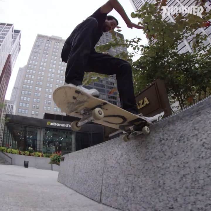 スラッシャーのインスタグラム：「👉🏽 @timjmz holds it down for Chicago and @upriseskateshop 🏙 New part playing on ThrasherMagazine.com 📡」