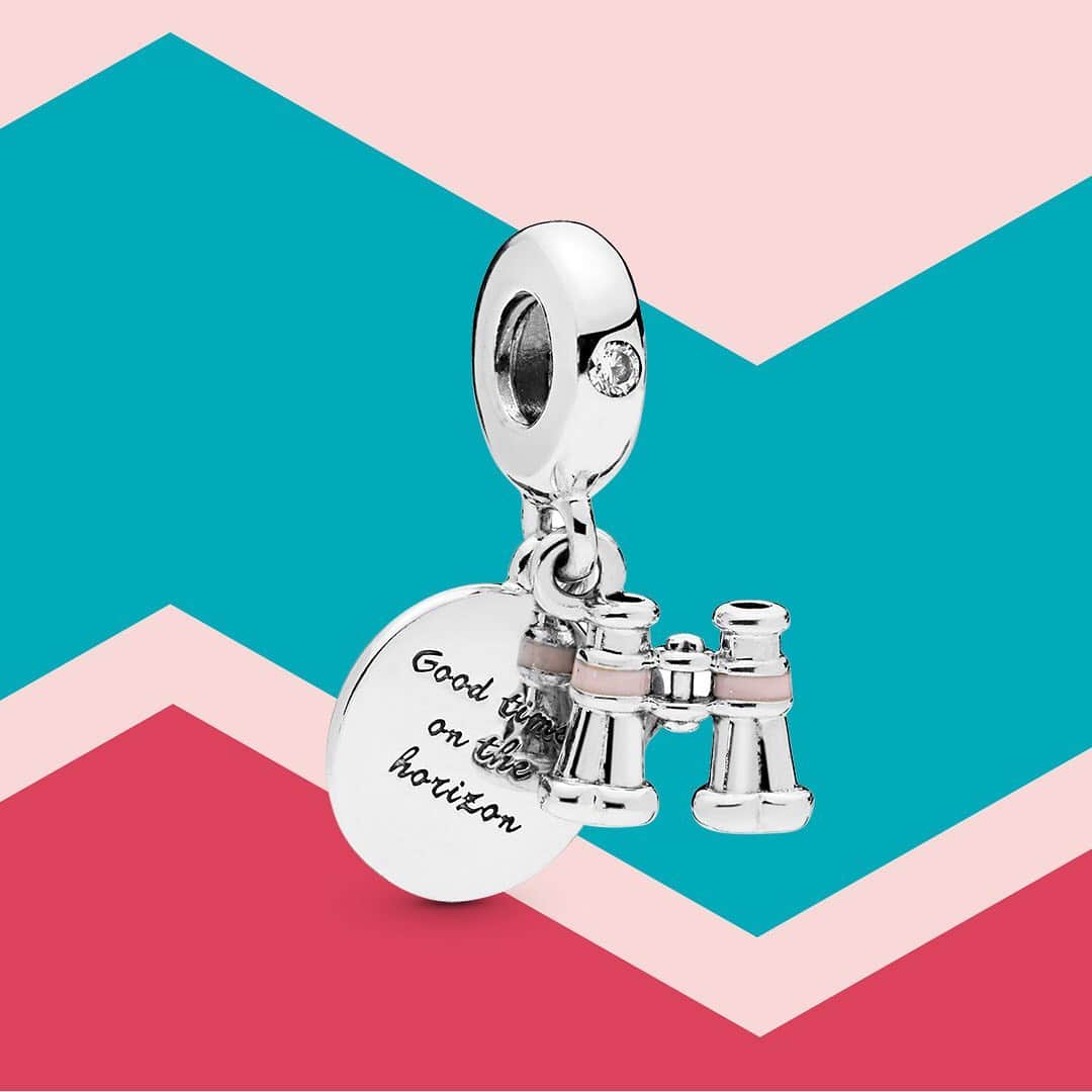 PANDORAさんのインスタグラム写真 - (PANDORAInstagram)「Create a jewellery story inspired by worldly adventures. Take a closer look at the world around you and let it inspire you. Binoculars set in sterling silver with pink enamel detail remind you to zoom in on what interests you and that ‘good times are on the horizon’. #Pandora #TravelInStyle #PandoraCharm #PandoraStyle」6月25日 17時01分 - theofficialpandora