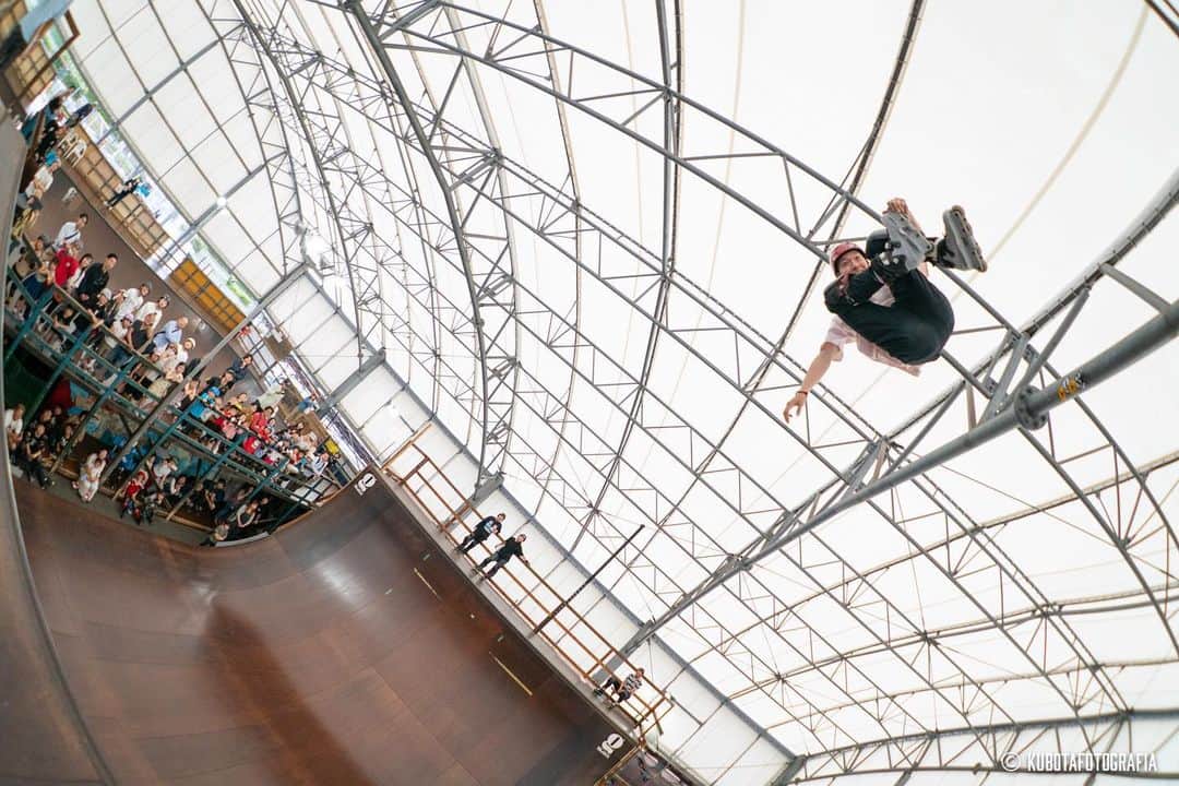 安床武士のインスタグラム：「Happy time🙂 📷 @kubotafoto . @goodskates_inc  @usdskates  @canamonroad_japan  @lzbn_official  @papasu1048  #usdskates #usdaeon #aeon72 #goodskates #gskatepark #papasu #senaramp #deeport #virusjapan #inlineskate #rollerblading #keeprolling #インラインスケート #ローラーブレード #takeshiyasutoko #安床武士  #新しい構図 #スケートブーツ脱いだら高いところ嫌い #何度も言います」