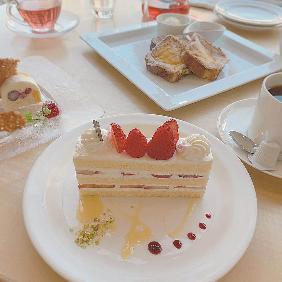 のインスタグラム：「( ˶˙ᵕ˙˶ )🍓 . . #エモーレスウィーツ部 #instasweets #instalove #instagay」