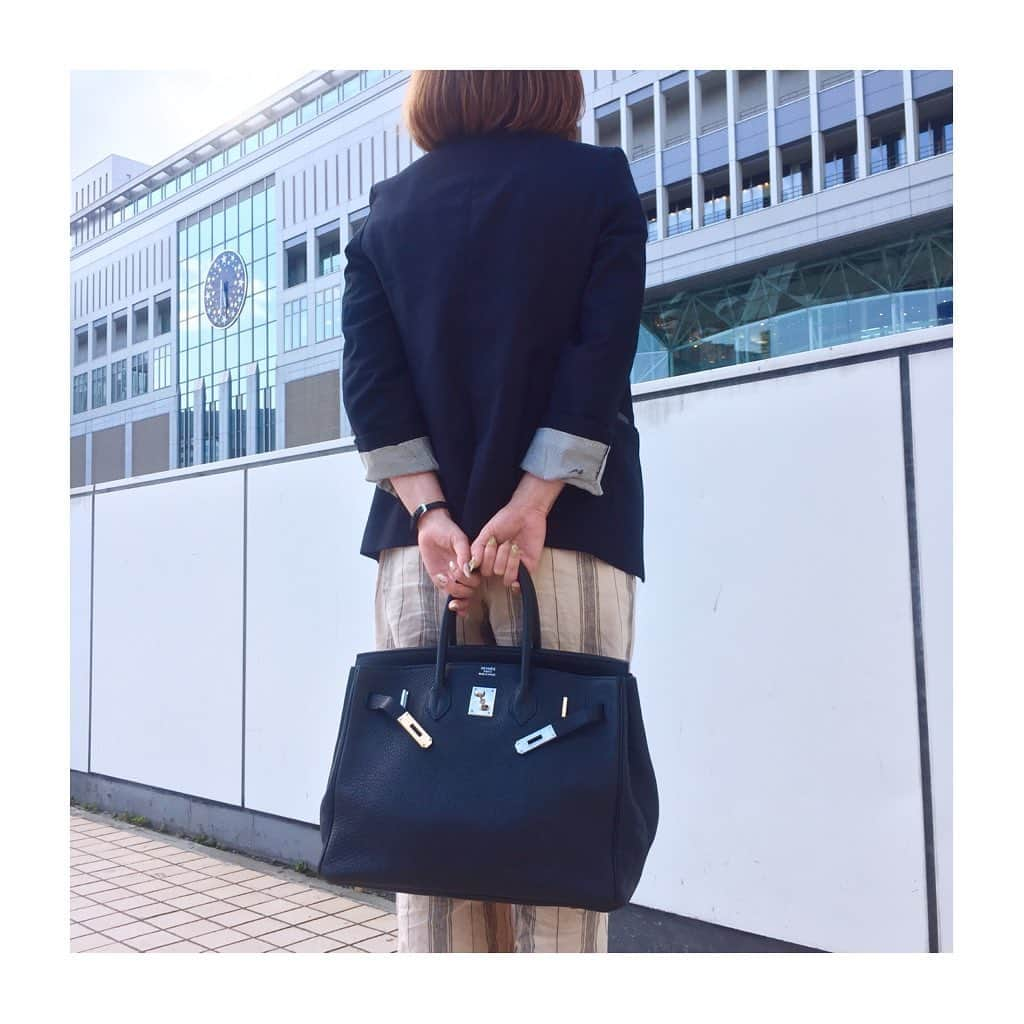 HIROBさんのインスタグラム写真 - (HIROBInstagram)「-HIROB札幌店-﻿ Vintage hermes birkin﻿ 19092890-202810﻿ ¥900,000+tax﻿ ﻿ 人気のブラックカラーでシルバー金具のbirkin35が﻿ 入荷しております🧡 ﻿  お問い合わせ先﻿ 011-209-5119﻿ ﻿ #hirob﻿ #hirobsapporo﻿ #baycrews﻿ #stellarplace #sapporo  #vintagehermes﻿ #birkin35﻿ ﻿ #ヒロブ﻿ #ヒロブ札幌店﻿ #ベイクルーズ﻿ #ヴィンテージエルメス﻿ #バーキン35」6月25日 17時58分 - hirob.jp