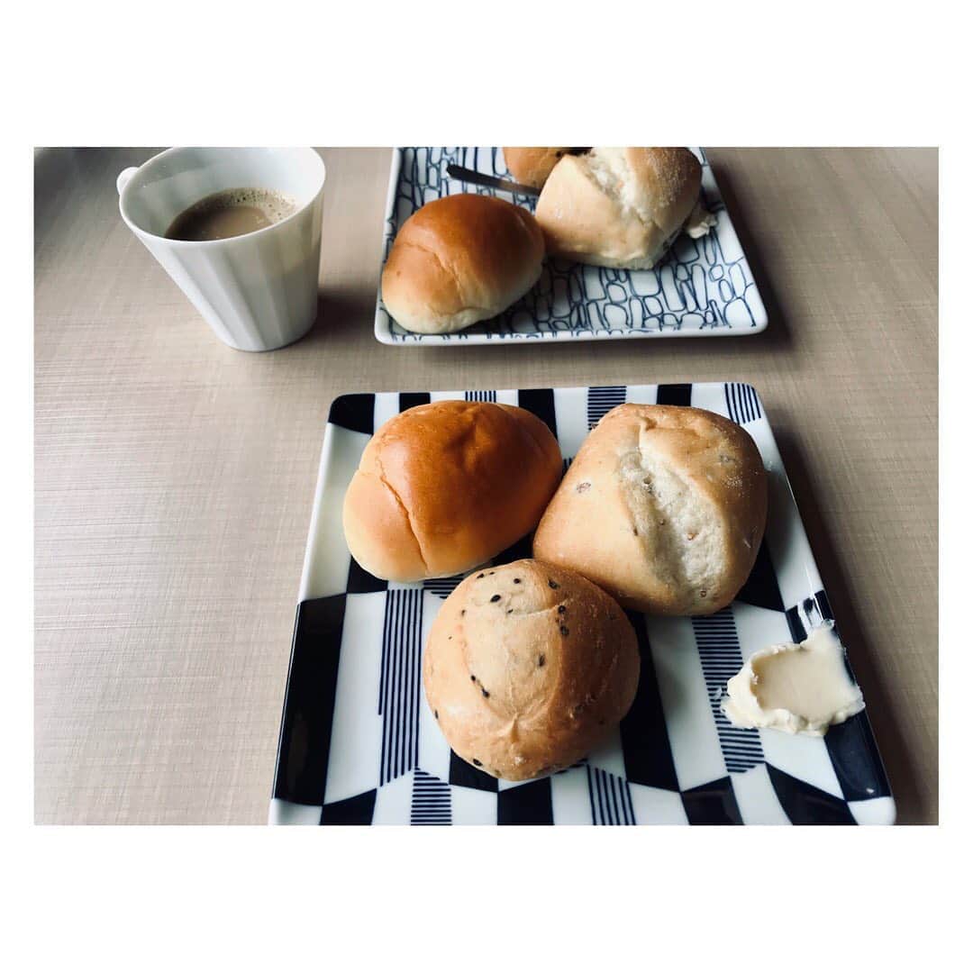 田中皓子さんのインスタグラム写真 - (田中皓子Instagram)「. お腹減ってる時間かな〜〜って。 #bread #🥖」6月25日 18時07分 - kouko_0616