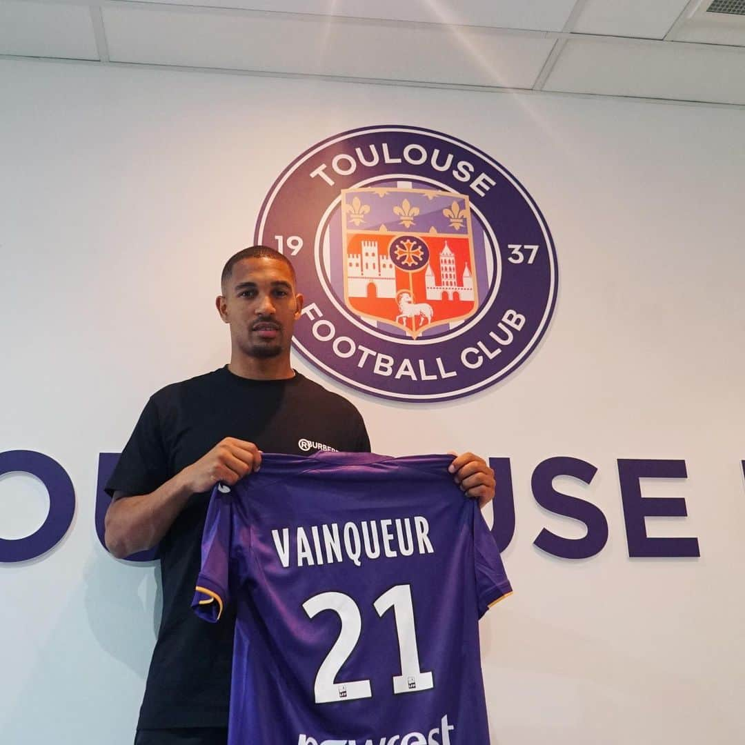 ウィリアム・ヴァンクールのインスタグラム：「Très heureux de rejoindre les bords de la Garonne pour un nouveau challenge 😈💜 @toulousefc」