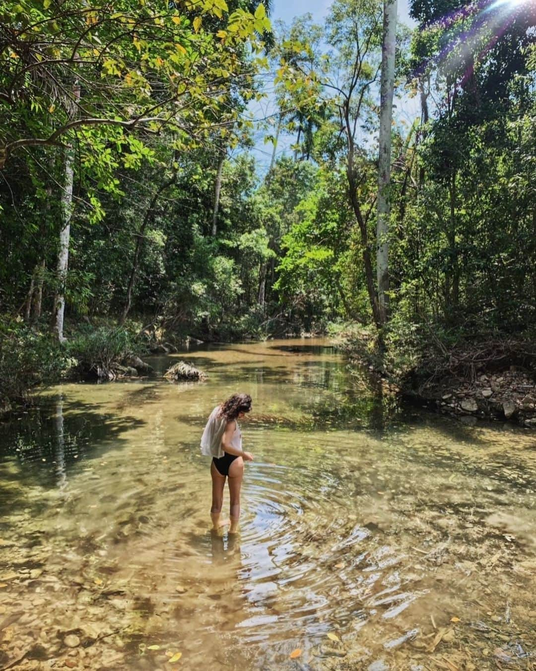 ベティ・オウティエさんのインスタグラム写真 - (ベティ・オウティエInstagram)「❤️Lost and found de Cuba et Trinidad (quand je vous dis que je ne poste pas la moitié des photos que je prends, le temps de réfléchir et j’ai l’impression que c’est déjà hors sujet de les poster )! 🤯 . 📣Et sinon, dites moi ou vous partez cet été ☀️! Pour ma part je vais découvrir une île où je n’ai encore jamais voyagé, ca sera en août ! J’ai hâte ! Je vous laisse deviner 🤭」6月25日 18時21分 - bettyautier