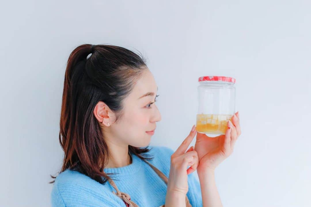 熊澤枝里子さんのインスタグラム写真 - (熊澤枝里子Instagram)「大根はちみつ🍯 ・ 喉の痛みにスーパー効きます✨ マヌカハニーでやるとさらに効く！ 作り方簡単✅ ・ https://yolo.style/fo_or190508_004/ ・ #kumakoの美容薬膳  #薬膳 #国際中医薬膳師  #yolo にて連載中！」6月25日 18時43分 - kumazawa_eriko