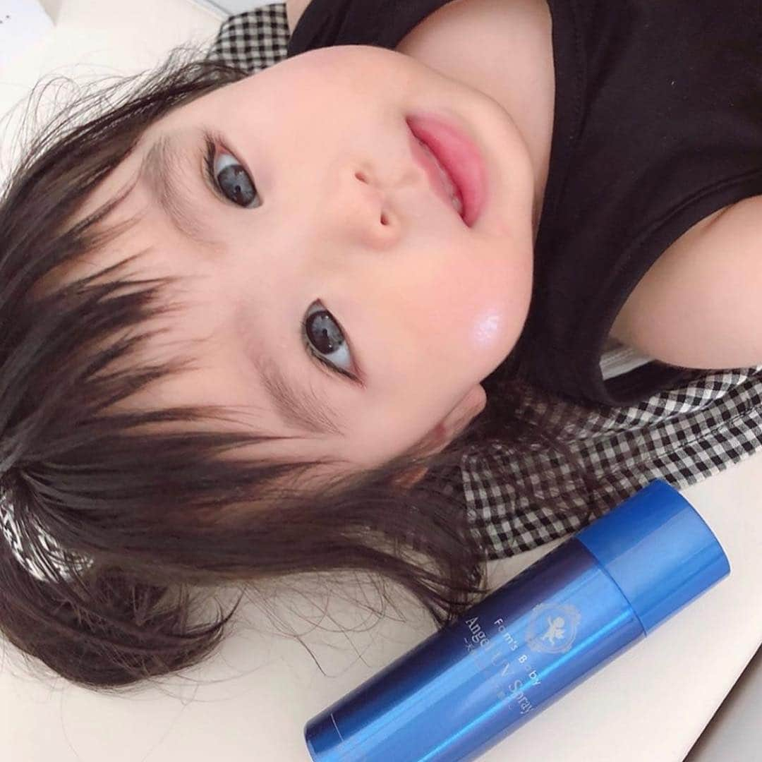 Fam's Baby ファムズベビーさんのインスタグラム写真 - (Fam's Baby ファムズベビーInstagram)「お肌が弱いお子様でも安心してお使い頂けます☘️ ・ ・ #女の子まま#famsbaby#新米ママと繋がりたい#コドモダカラ#まま#子供とお出かけ#ママ会#子育てあるある ・ #Repost @aiko_fuchi ・・・ . 2019.06.23 . . 夏は日焼け止めが必須🌴☀️ 子供達も外出る前は日焼け止めつけるよ👍✨ ゆずの幼稚園行く前は念入りに💗 . . ファムズベビー様から頂いたUVスプレー♥ 赤ちゃんから使える肌に優しい日焼け止め👶☀︎ 日焼け止めってベタベタになりがちだけど このUVスプレーは付け心地サラサラだからいい感じ🙆‍♀️💗 ファムズUVで検索してみてね✔️♪ . . . #ファムズuv#famsuv#ファムズ日焼け止め#エンジェルuvスプレー#angeluv#敏感肌日焼け止め#promotion #1歳#女の子ママ#姉妹ママ#ママリ#ベビフル#コノビー#コドモノ#mamagirl#ママタス#子育てぐらむ#comona」6月25日 18時40分 - famsbaby