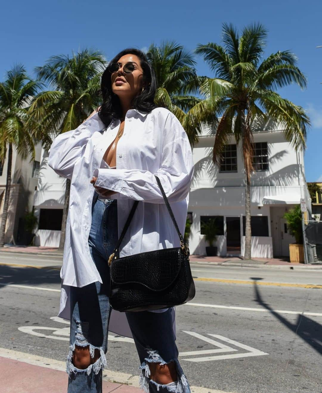 トップショップさんのインスタグラム写真 - (トップショップInstagram)「Who knew shirts made for such a cool summer look? 👀🌴 📷 @yasminechanel Tap to shop or shop via 🔗 in bio」6月25日 19時01分 - topshop