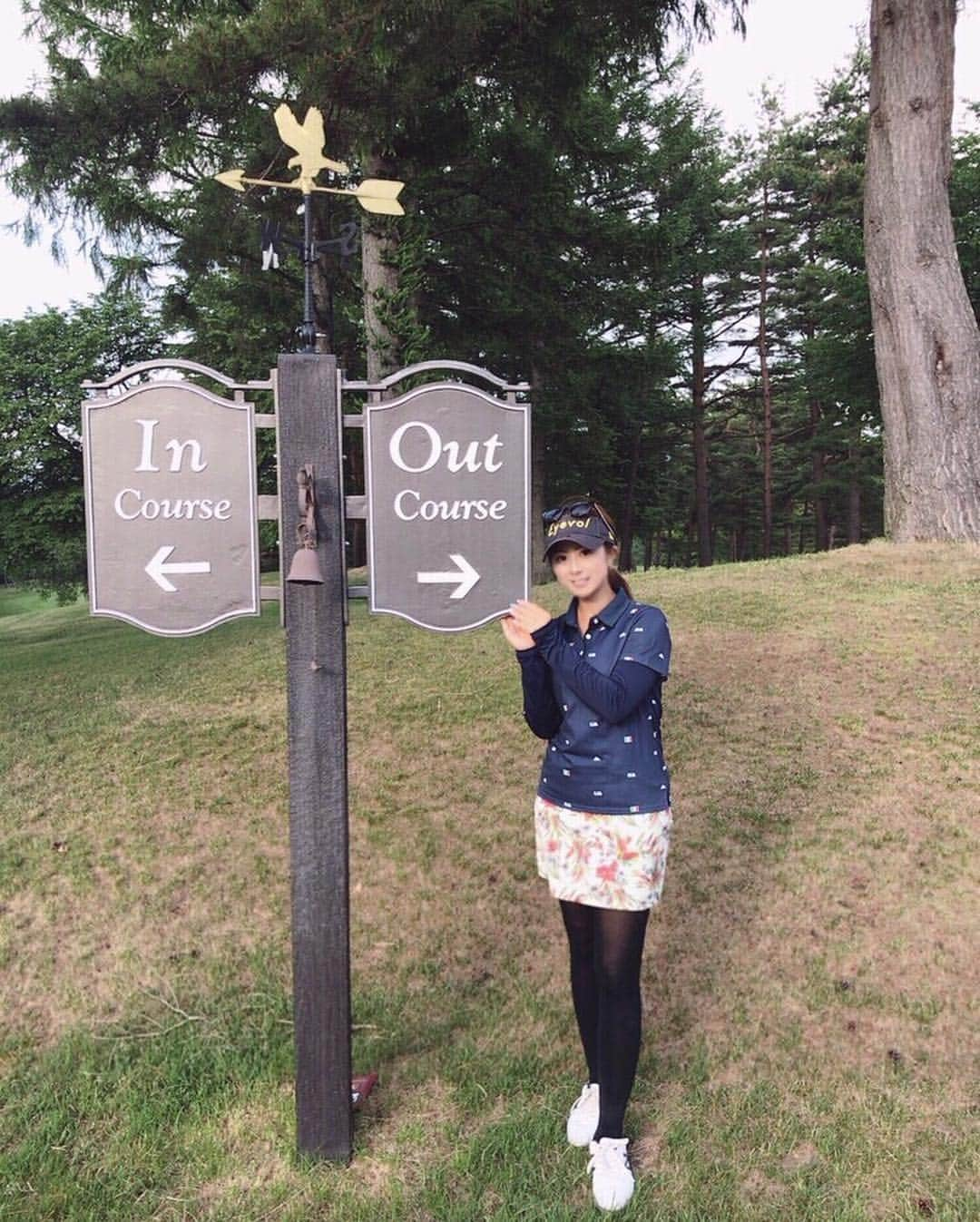 青木茉里奈さんのインスタグラム写真 - (青木茉里奈Instagram)「今日は、人生初めての青森初日🛫✨ ⛳️津軽高原ゴルフ場 🎥1w : Hole18.8 洋芝で、空気が澄んでいてとても綺麗なコースでした✨支配人さんもゴルフ上手で優しい方でとても楽しいラウンドでした✨ 初めてのコースで4バーディーはまぁまぁ🙆‍♀️グリーンが硬くてとても練習になりました✨明日も頑張ります✨  #golf #初 #青森県 #初日 #津軽高原ゴルフ場 #ありがとうございました #感謝」6月25日 18時54分 - marinaaoki28