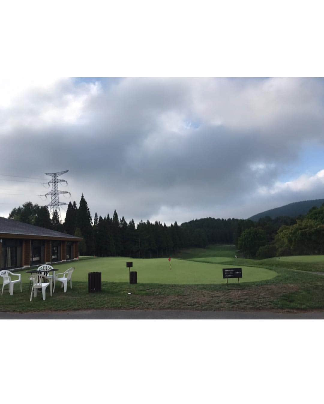 青木茉里奈さんのインスタグラム写真 - (青木茉里奈Instagram)「今日は、人生初めての青森初日🛫✨ ⛳️津軽高原ゴルフ場 🎥1w : Hole18.8 洋芝で、空気が澄んでいてとても綺麗なコースでした✨支配人さんもゴルフ上手で優しい方でとても楽しいラウンドでした✨ 初めてのコースで4バーディーはまぁまぁ🙆‍♀️グリーンが硬くてとても練習になりました✨明日も頑張ります✨  #golf #初 #青森県 #初日 #津軽高原ゴルフ場 #ありがとうございました #感謝」6月25日 18時54分 - marinaaoki28