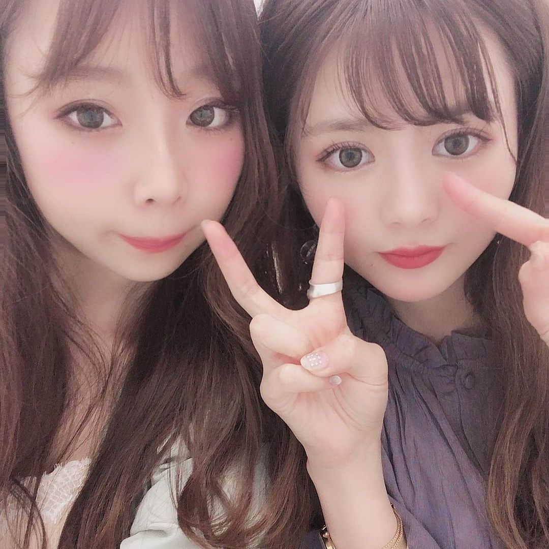 MISAさんのインスタグラム写真 - (MISAInstagram)「ㅤㅤㅤㅤㅤㅤㅤㅤㅤㅤㅤㅤㅤ ㅤㅤㅤㅤㅤㅤㅤㅤㅤㅤㅤㅤㅤ ワンピシリーズ🌸 @mystic_pr のだよ〜🥰 お店入って1番に可愛い！って思って 試着したらもっと可愛くて連れて帰ってきた☺️（笑） ㅤㅤㅤㅤㅤㅤㅤㅤㅤㅤㅤㅤㅤ ワンピにもできるし前開けてガウン風にも 着れるんやけどその着方が可愛すぎたからまたやる🍒 パープル普段選ばんけどくすみカラーが可愛すぎて🥺💓 ㅤㅤㅤㅤㅤㅤㅤㅤㅤㅤㅤㅤㅤ 帽子はESTの中にあるカバンとか 靴とか帽子とか売ってるお店で すぐ被りたかったから袋とかタグとか無くて お店の名前がわからない😭 リボンの先が長くてベージュのカラーも可愛いかったよ👼🏻 ㅤㅤㅤㅤㅤㅤㅤㅤㅤㅤㅤㅤㅤ 靴 ➡︎ @esperanza_official  カバン ➡︎ @niceclaup_official_  ㅤㅤㅤㅤㅤㅤㅤㅤㅤㅤㅤㅤㅤ ㅤㅤㅤㅤㅤㅤㅤㅤㅤㅤㅤㅤㅤ まりさんと1年以上ぶりに会えたけど 相変わらずで楽しすぎた☺️💓（笑） ちゃんと月1で会うの実行しましょーね🧐（笑） ㅤㅤㅤㅤㅤㅤㅤㅤㅤㅤㅤㅤㅤ」6月25日 18時57分 - chatae._