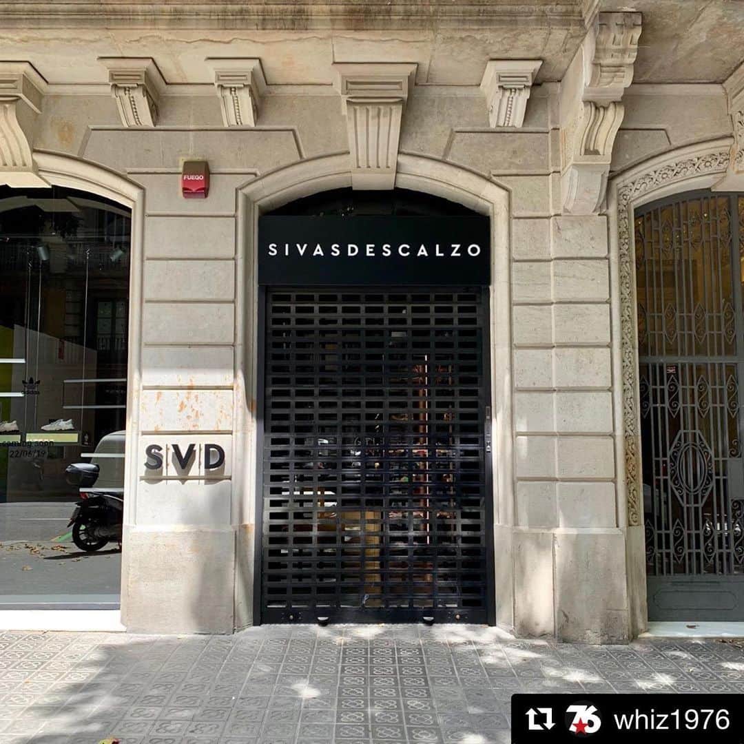 のインスタグラム：「#Repost @whiz1976 ・・・ WHIZ LIMITED dealer @sivasdescalzo  #whiz #whizlimited #sivasdescalzo #barcelona」