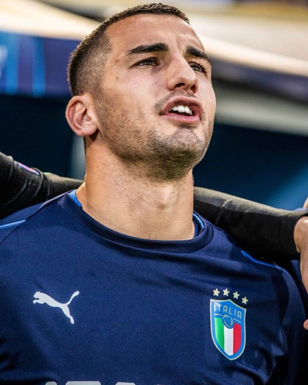フェデリコ・ボナッツォーリのインスタグラム：「Un’esperienza indimenticabile che porterò per sempre nel mio cuore.  Non è finita nel modo in cui sognavamo è vero, ma sono FIERO e ONORATO di aver rappresentato il mio paese insieme ad un gruppo di persone meravigliose. ❤️🇮🇹 Un Grazie enorme a voi, che in tutto questo tempo non ci avete mai fatto mancare il vostro affetto !  Ora è tempo di ricaricare le batterie !🔋🏝 #Euro19」