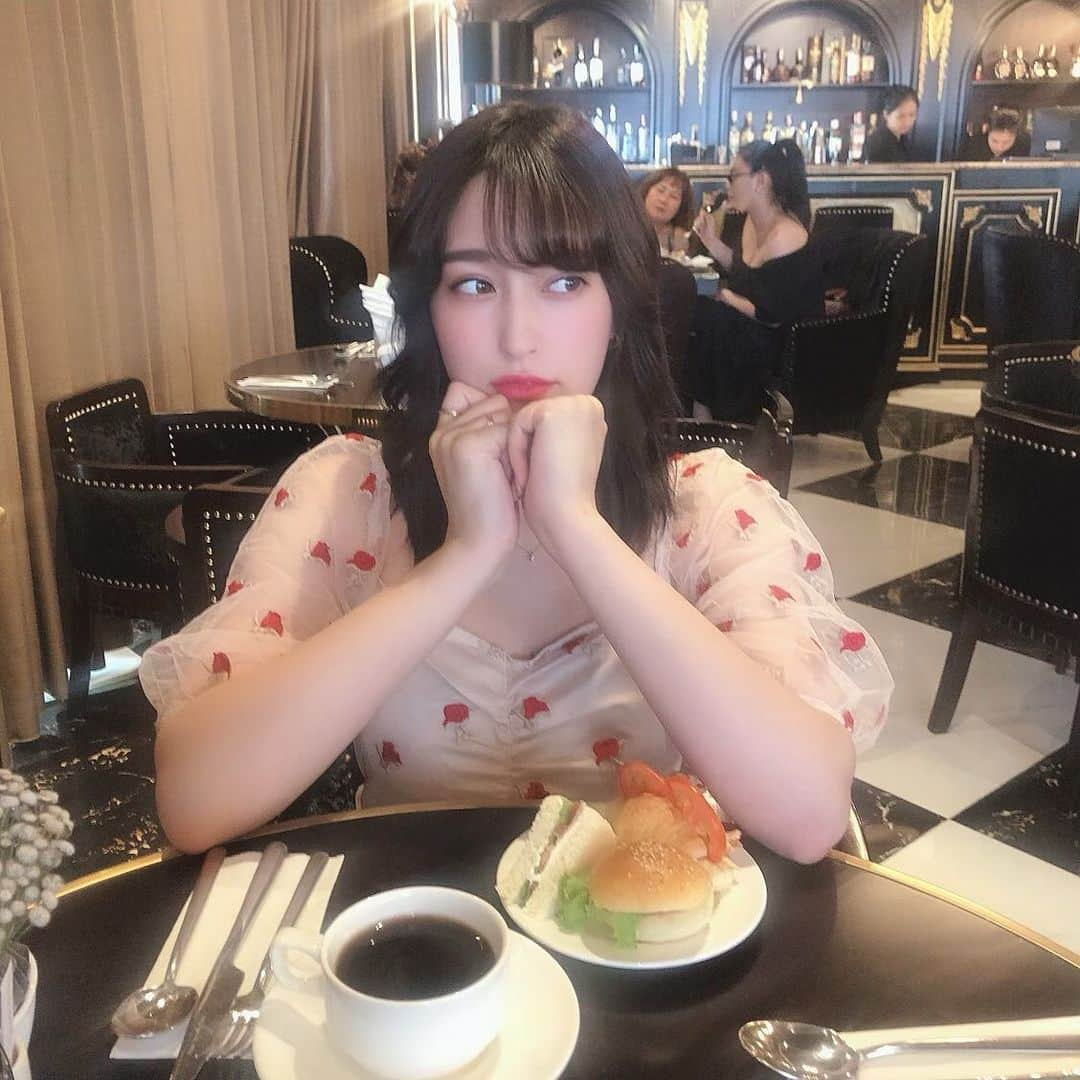 平田梨奈さんのインスタグラム写真 - (平田梨奈Instagram)「Afternoon Tea ☕️ #danang #danangtrip #ダナン #ベトナム #女子旅 #旅行 #海外 #vietnam #ベトナム旅行 #ベトナム観光 #ダナン観光 #リゾート #resort #ダナン女子旅 #タビジョ  #アフタヌーンティー #monarquehotel」6月25日 19時44分 - hirari_official