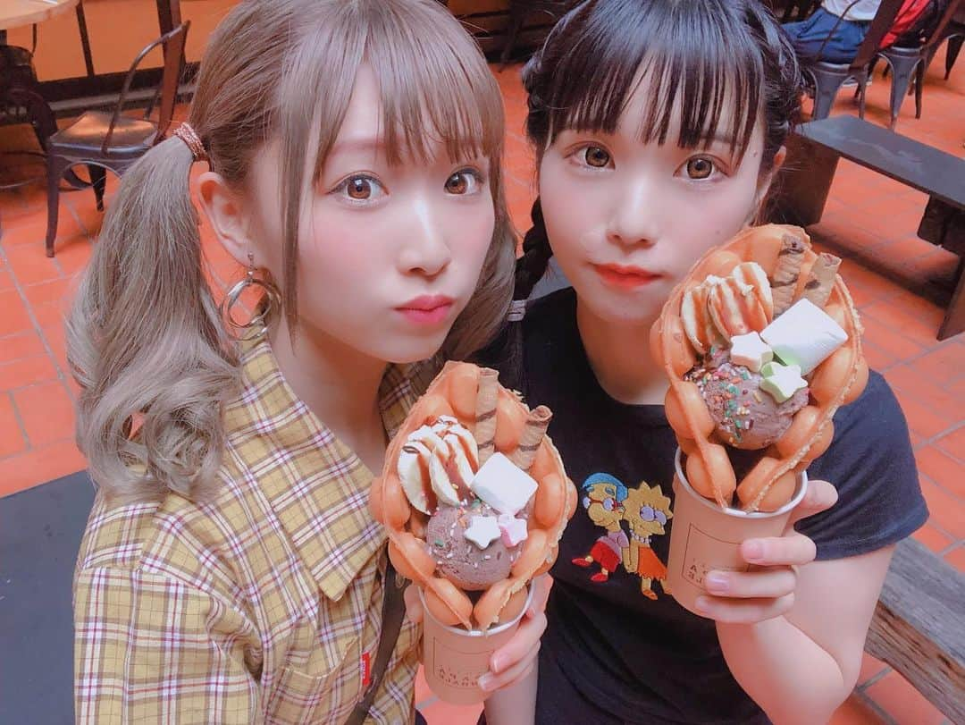 平野友里（ゆり丸）さんのインスタグラム写真 - (平野友里（ゆり丸）Instagram)「🧁 台湾の #エッグワッフル おいしかったな〜🤤💓 ♡  台湾遠征に行ってから、台湾の方 からのリプやコメントが少しずつ 増えてうれしい☺️💓 ・ ・  台湾的鸡蛋华夫饼很好吃🍳🧡 ・ ・ ・ ・  #台湾 #台湾旅行 #台湾女子旅 #台湾グルメ #台湾カフェ #台湾🇹🇼 #エッグワッフルパフェ #筍台湾 #スイーツ #海外旅行 #台北 #台北旅行 #台北カフェ #台北グルメ #インスタ映え #フォトジェニック #カフェ巡り #カフェスタグラム #カフェ好き #カフェめぐり #カフェ時間 #ゆり丸 #ゆり丸トラベル」6月25日 19時38分 - yurimaruchan___