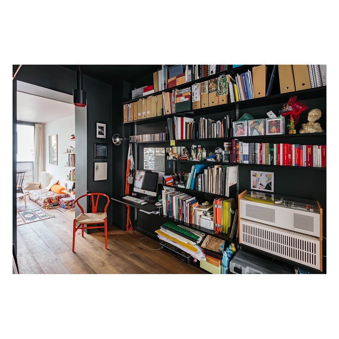 The Modern Houseさんのインスタグラム写真 - (The Modern HouseInstagram)「Making Light Work: an exceptional east London home with commercial space on the lower levels. Link in bio.」6月25日 19時40分 - themodernhouse