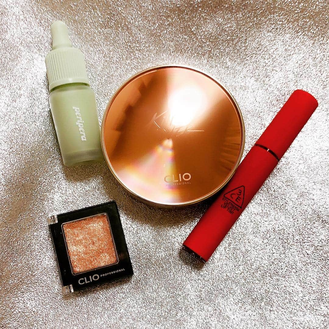 望月京奈のインスタグラム：「.﻿ 最近の仲間入り韓国コスメ💄﻿ ﻿ #3ce﻿ #clio﻿ #peripera﻿ #ペリペラ﻿ #コントールカラー﻿ #インクコレクター﻿ #ミント﻿ #クリオ﻿ #キルカバーグロウクッション﻿ #03番﻿ #プロシングルシャドウ﻿ #g10﻿ #ベルベットリップティント﻿ #gentlecoral #韓国コスメ」