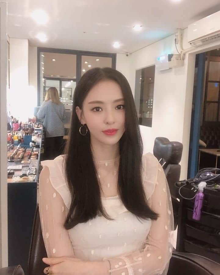 イ・ダヒさんのインスタグラム写真 - (イ・ダヒInstagram)「👄 #검색어를입력하세요www #검블유 #차현」6月25日 19時48分 - dahee0315