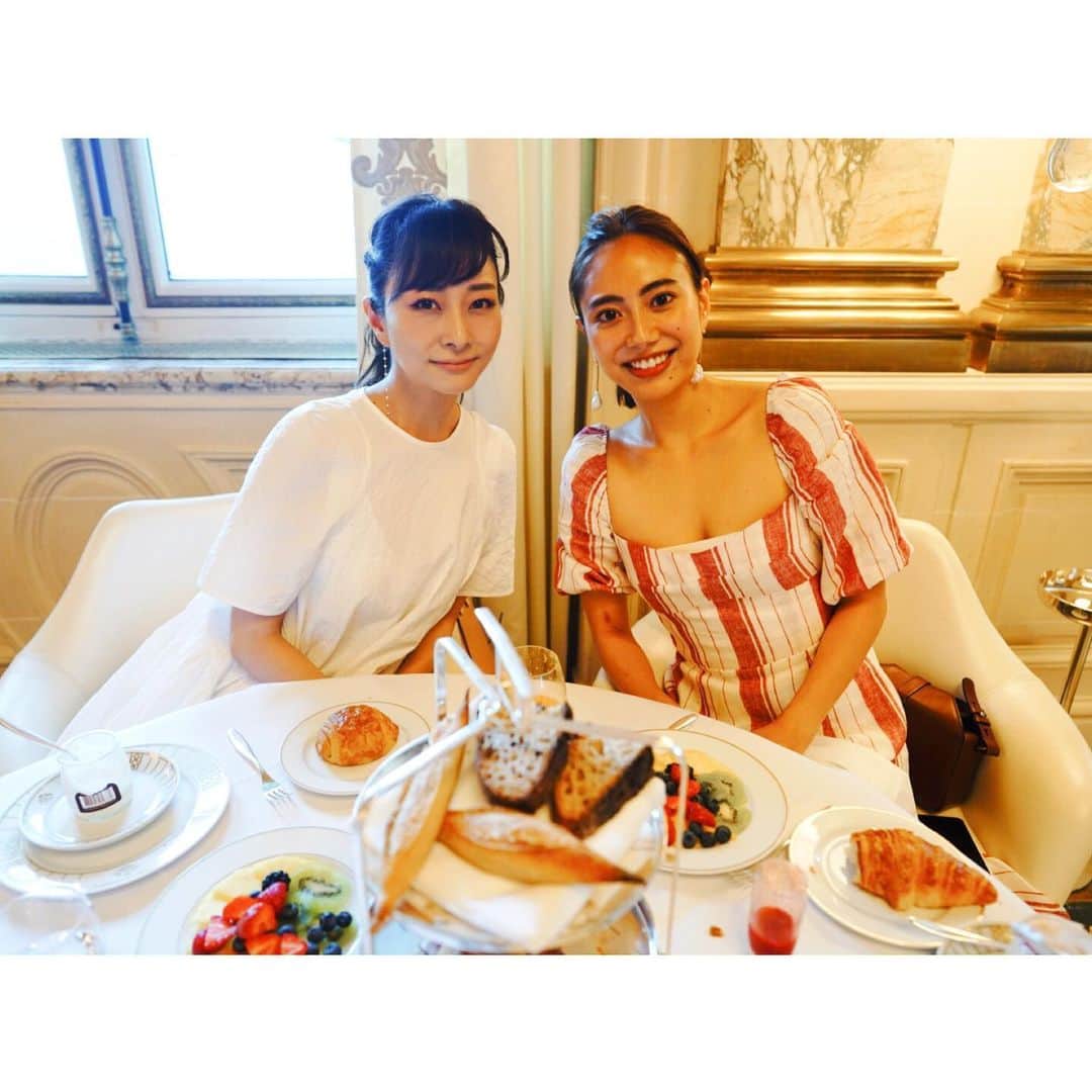 石井美保さんのインスタグラム写真 - (石井美保Instagram)「@hazukitsuchiya 巴瑞季ちゃんとル.ムーリスの中にあるアランデュカスで朝食を一緒に食べて1日がスタート。ディズニーが好きで、メリーポピンズの映画を何回も観てるって話をしてる時の目のキラキラが堪らない🥺 今回もおじさん炸裂しています。」6月25日 20時02分 - miho_ishii