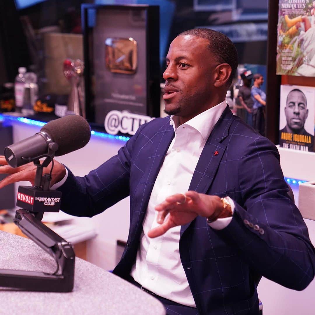 アンドレ・イグダーラのインスタグラム：「Tune in to @breakfastclubam at 7am ET. Thanks for supporting #thesixthman @power1051, @charlamagnethagod & @djenvy.」