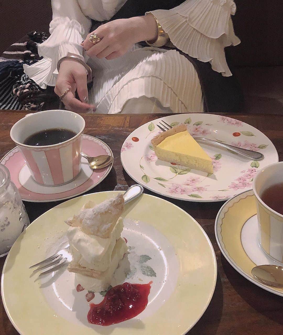 きたかぜあすかさんのインスタグラム写真 - (きたかぜあすかInstagram)「ㅤㅤㅤㅤㅤㅤㅤㅤㅤㅤㅤㅤㅤㅤㅤㅤㅤㅤㅤㅤㅤㅤㅤㅤㅤㅤ ㅤㅤㅤㅤㅤㅤㅤㅤㅤㅤㅤㅤㅤ  落ち着いた雰囲気の喫茶店☕️ 食器も全部かわい  #札幌カフェ」6月25日 20時01分 - asukaa02
