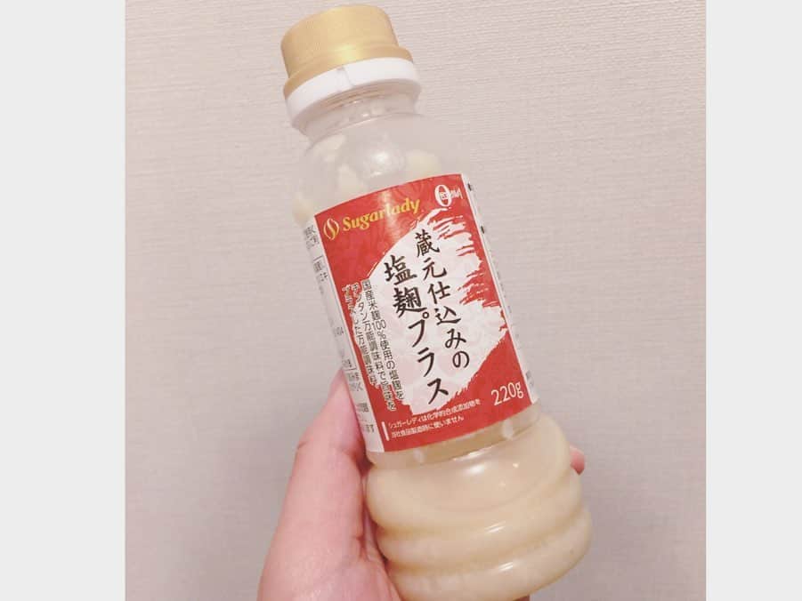 高橋まりなさんのインスタグラム写真 - (高橋まりなInstagram)「. 昨夜のごはん🍚 . 🐖#シュガーポーク の塩麹漬け  #ももスライス #塩麹プラス . 🐷豚汁(#シュガーポーク #バラスライスしょうが焼き用 人参 玉ねぎ 油揚げ こんにゃく しめじ) 🍚雑穀米 🌽トウモロコシ&枝豆 . 1時間ほど塩麹に漬けただけなのに、しっとり柔らかく、ご飯が進む味♡ 子ども達もドレッシングなしで、キャベツと一緒にパクパク食べました‼︎ 大人は大葉とミョウガを乗せて✧ . . デザートは… 🍨#ひとくちチョコアイス (マンゴー) これ本当に美味しくて、いろんな味をリピートしてます♡ . . . @sugarlady_official #シュガーレディ#sugarlady#PR#安心安全#冷凍食品#時短料理#時短cooking」6月25日 20時10分 - marina._.takahashi