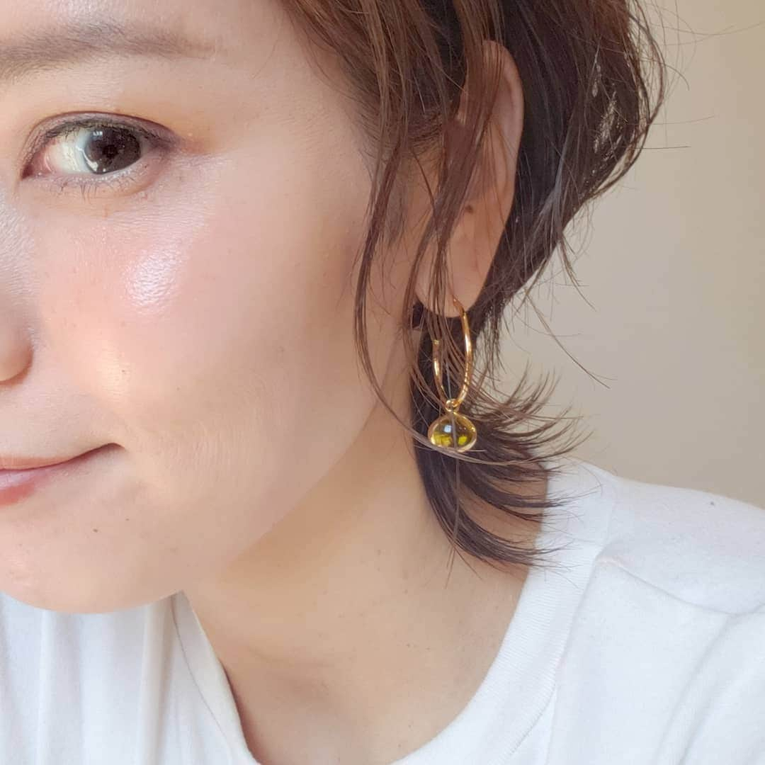 CHIHARUさんのインスタグラム写真 - (CHIHARUInstagram)「ゴールド×イエローのピアス。 顔色がよく見える♡ 今日のはじめましてのお客様に 『性格が男前！頼りたくなる！なんでも相談したくなる！』と言われ、 実はめちゃくちゃ嬉しかったのです😂 今年はしっかり頼ってもらえるように男前女子、頑張るぞーっ💪  #ピアス #lucasjacklondon」6月25日 20時06分 - 10090725c