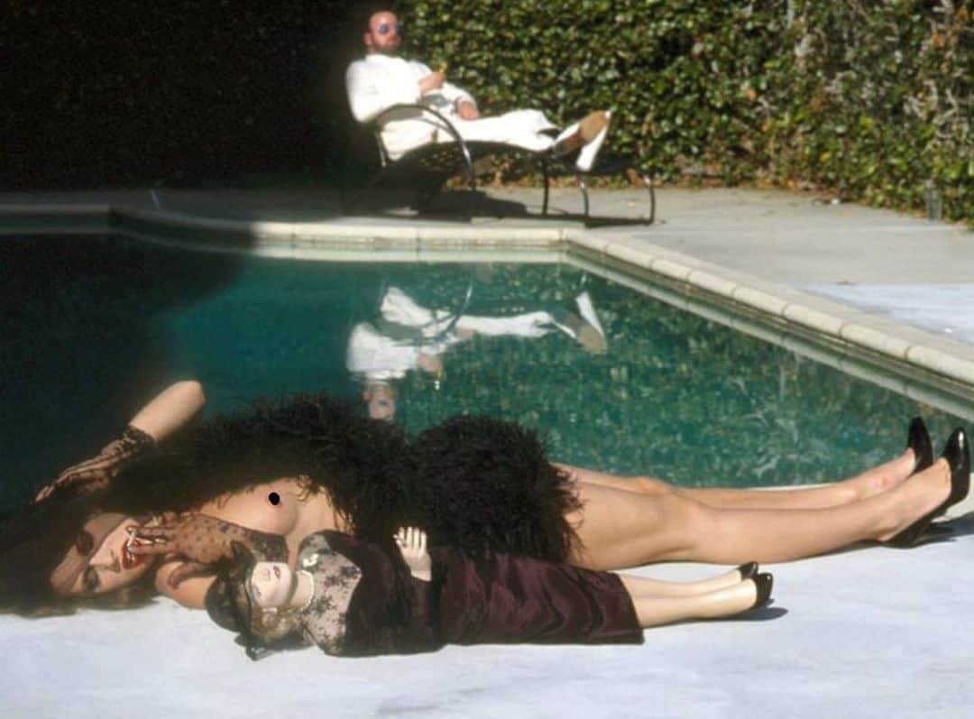 のインスタグラム：「It’s rather hot over here... 🥵👙🔥 #helmutnewton #nastassjakinski #parisheatwave」