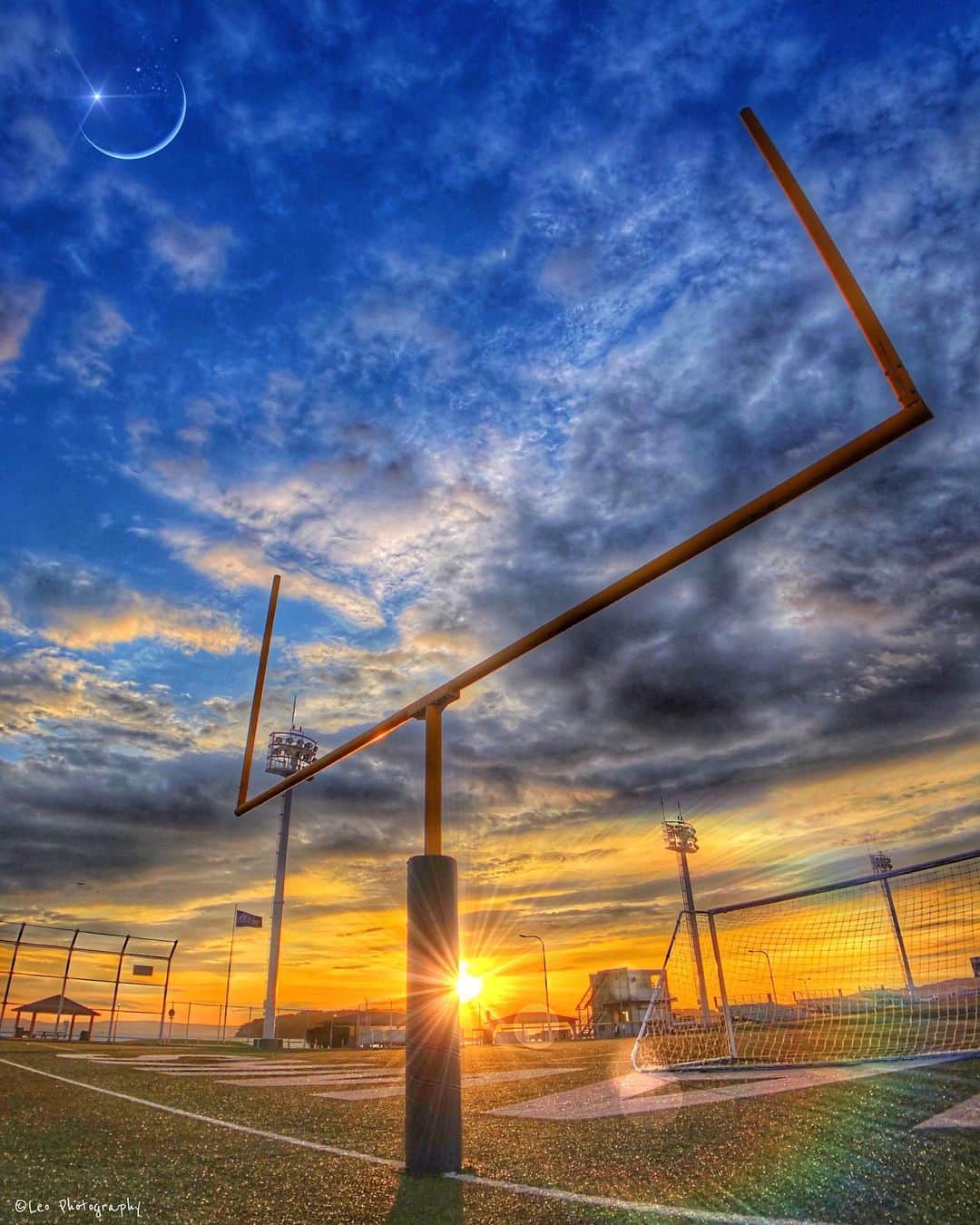 leo7000のインスタグラム：「早起きは三文の徳🌅🌄 いつもは夕焼け、これは朝日です🙂🌠🌙 IG皆さん、今日もお疲れ様でした~♪😊👋🏻 🍺🍺✨」