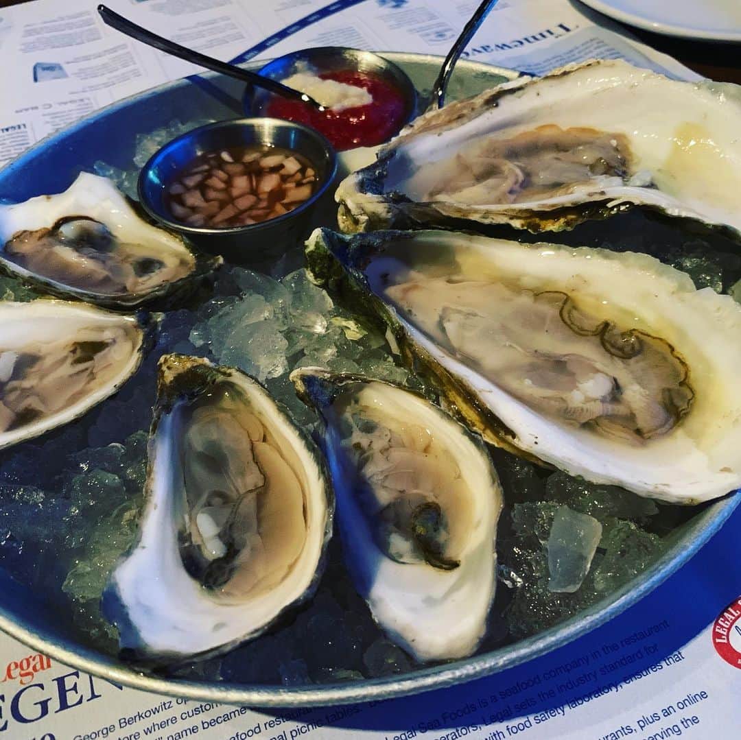菊池沙都さんのインスタグラム写真 - (菊池沙都Instagram)「本当に大好物だらけ🤤🤤🤤❤️ ボストンでオススメのレストラン！ Leagal seafood 🦞🦐🍷💕 #legalseafood#bostonfoodie #Boston#seafood#シーフード #lobster#ロブスター#🦞 #clamchowder#クラムチャウダー ☝︎全部大好物すぎて🥺💕 #oyster#牡蠣 #sangría#サングリア #travel#trip#memories  #ボストン旅行#ボストン留学 #旅行#アメリカ旅行 #ごちそうさまでした」6月25日 20時13分 - satochin30