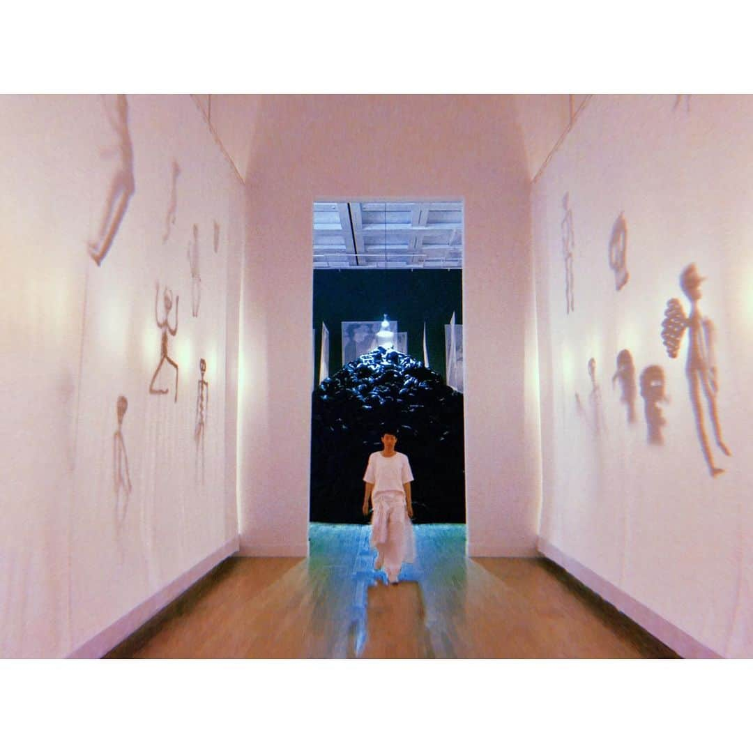 坂口涼太郎さんのインスタグラム写真 - (坂口涼太郎Instagram)「🦴💀🦴💀🦴💀 #ChristianBoltanski #lifetime #クリスチャンボルタンスキー  #クリスチャンボルタンスキー展  #国立新美術館 #nationalartcentertokyo」6月25日 20時22分 - ryotarosakaguchi