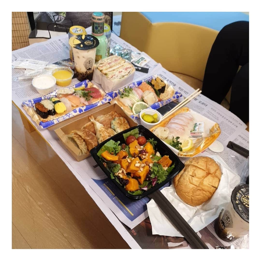 チョン・ガウンさんのインスタグラム写真 - (チョン・ガウンInstagram)「저녁만찬 #우리만의아지트」6月25日 20時25分 - jung_ka_eun