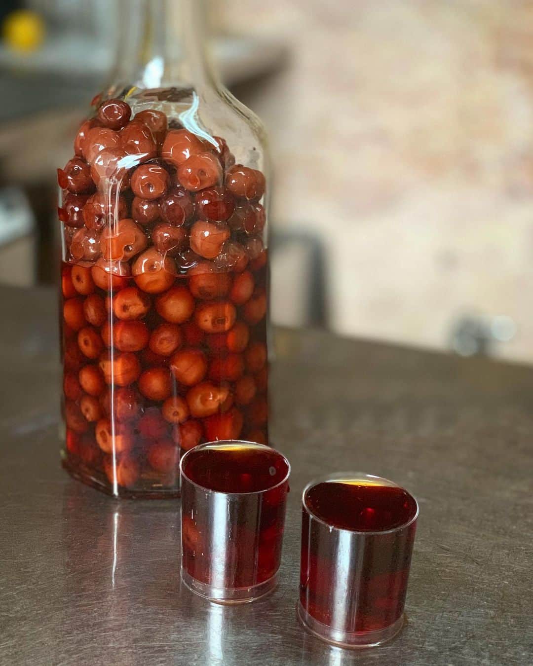 DOMINIQUE ANSEL BAKERYさんのインスタグラム写真 - (DOMINIQUE ANSEL BAKERYInstagram)「Started off with a shot of #ginjinha, a morello cherry liqueur that isn’t too sharply alcoholic and has a deep cherry flavor just just a bit of acidity and tannin.」6月25日 20時35分 - dominiqueansel