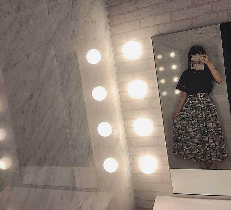 山内瑞葵さんのインスタグラム写真 - (山内瑞葵Instagram)「. ୨୧┈┈┈┈┈┈┈┈┈┈୨୧ . スカートは お母さんからのお下がり😉 . 迷彩柄はお初かも…！ . #skirt #スカート  #迷彩 #迷彩柄 #おさがり . ୨୧┈┈┈┈┈┈┈┈┈┈୨୧」6月25日 20時46分 - zukky_48