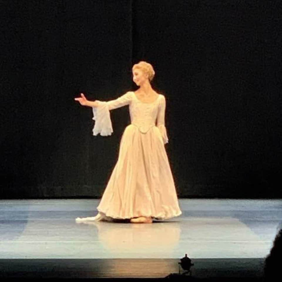 飯島望未さんのインスタグラム写真 - (飯島望未Instagram)「I had the best time on stage as Marie Antoinette on Sunday.  I was grateful to be able to do this on the last show of Marie.  Thanks to Chris and Chun Wai for always being wonderful partners.  You guys are the BEST! I wouldn’t have been able to do that without you guys.  And I cannot thank enough for all the beautiful Houston ballet dancers.  Your love and encouragement are amazing. Also many thanks to the ballet masters who led us to make this work great and to all the people involved in this ballet.  2日前の日曜日にマリーの千秋楽でマリーアントワネット役を踊らせて頂きました。 彼女の人生をどう自分なりにわかりやすくドラマチックに表現出来るか不安でしたが 色んな方々に褒めて頂き嬉しいです。 このバレエに関わった人達、ダンサーやバレエマスター達に感謝したいです。」6月25日 20時40分 - nozo0806