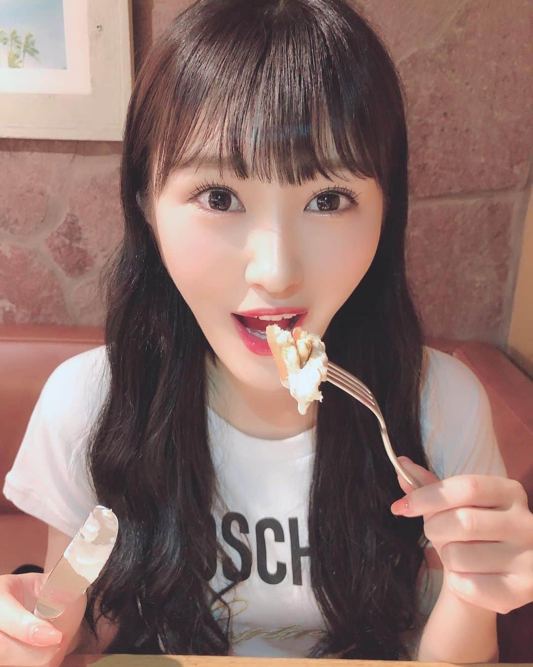 川上礼奈さんのインスタグラム写真 - (川上礼奈Instagram)「. あ〜〜ん🥞♡ 美味しかったですか？♡ #もぐもぐれなぴょん」6月25日 20時55分 - kawakami_rena