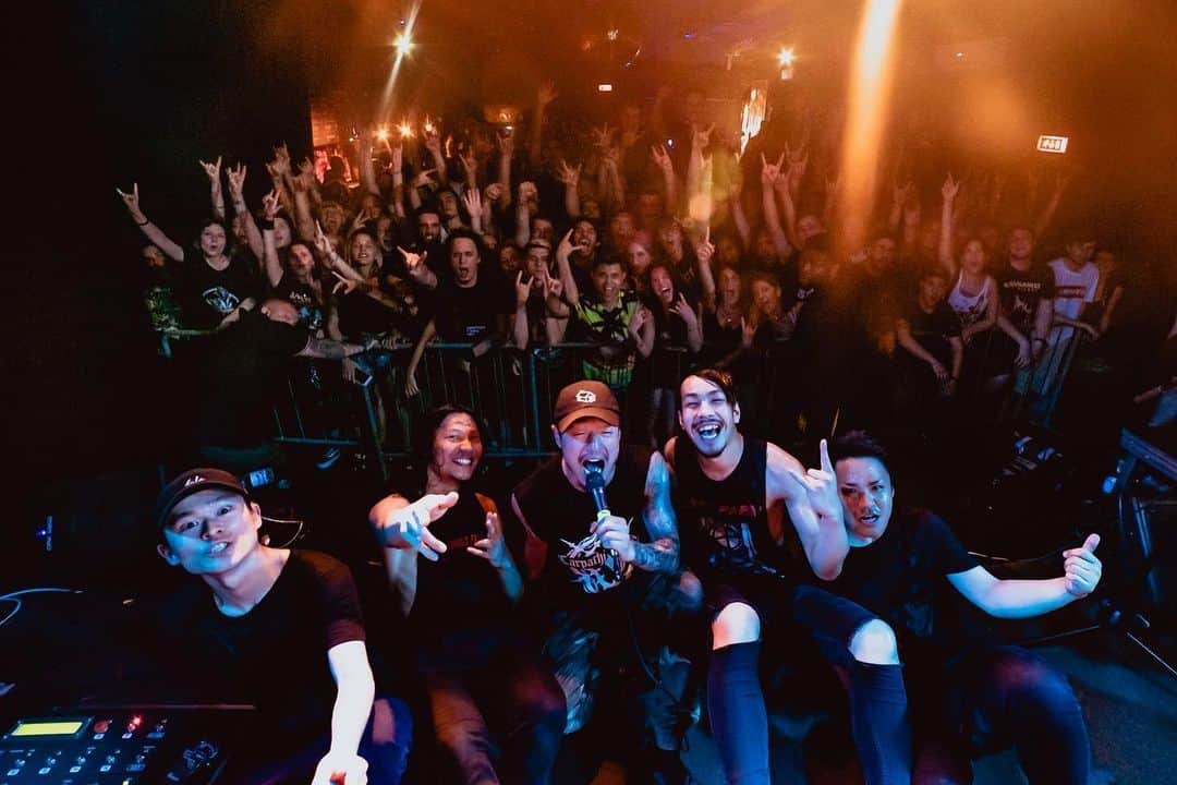 Crystal Lakeさんのインスタグラム写真 - (Crystal LakeInstagram)「Thank you Milan last night 🇮🇹 We’ve got great response from you guys. We’ll be back really soon Milan!  Hey Salzburg, Austria 🇦🇹 Are you ready tonight?  Photo: @johngyllhamn  #CrystalLake #Helix #WorldTour2019」6月25日 20時53分 - crystallake777