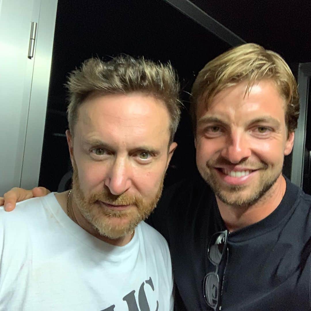 ティム・クルルのインスタグラム：「Thanks for another amazing night @davidguetta 🙌🏻👏🏻😎#legend」